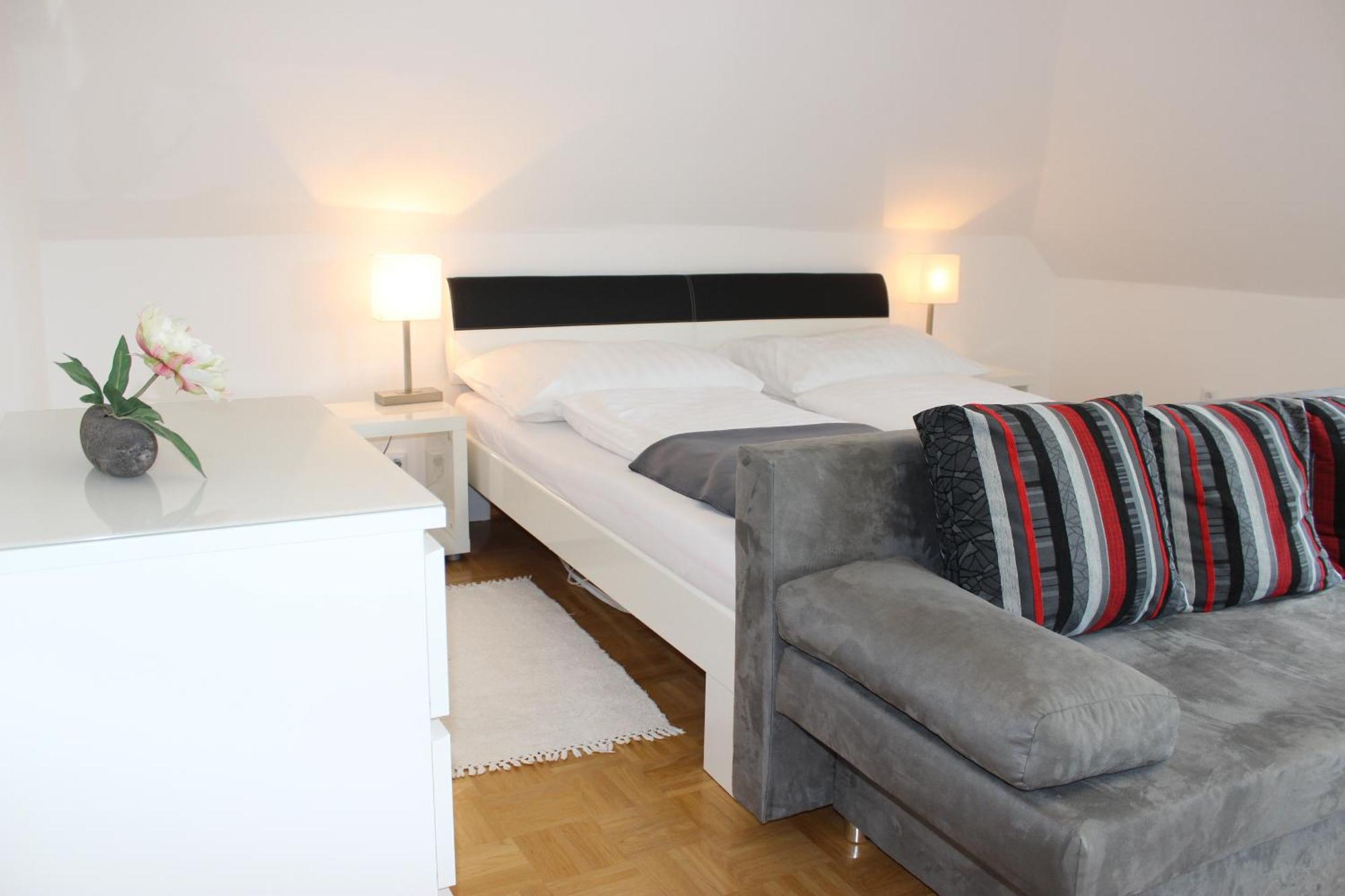Ferienwohnung Und Gaestezimmer Korb Krumpendorf Exteriér fotografie