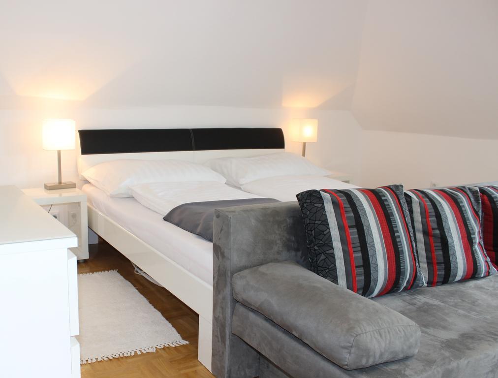 Ferienwohnung Und Gaestezimmer Korb Krumpendorf Exteriér fotografie